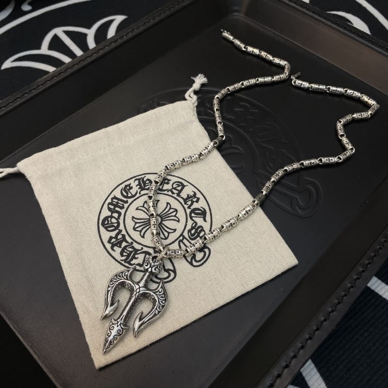 Ch*0me He**ts necklaces